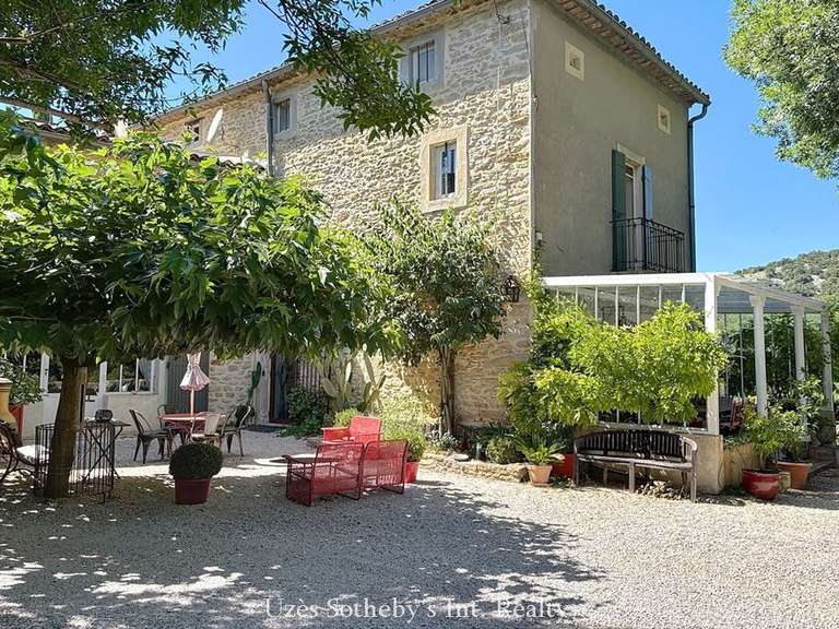 Propriété Goudargues - 7 chambres - 361m²