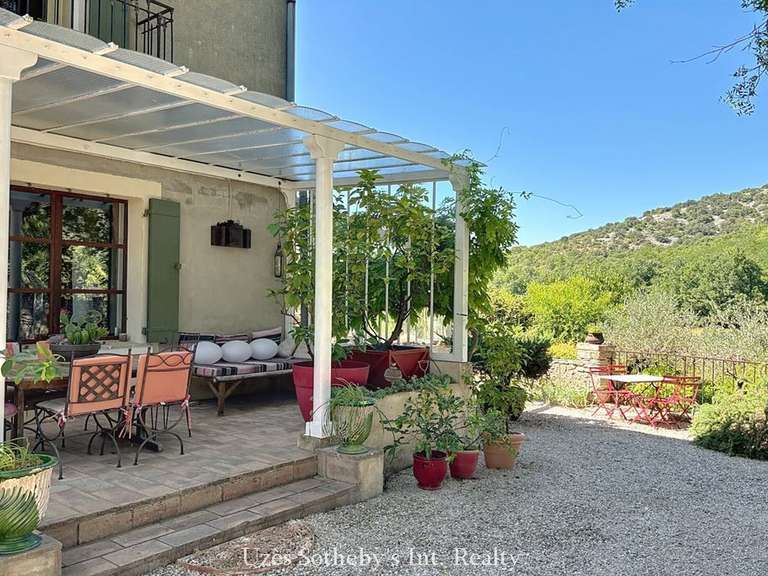Propriété Goudargues - 7 chambres - 361m²