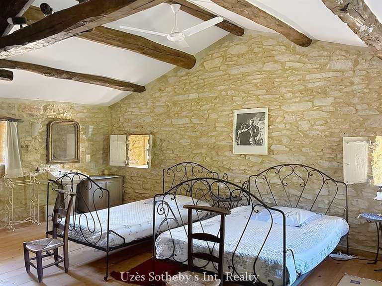 Propriété Goudargues - 7 chambres - 361m²