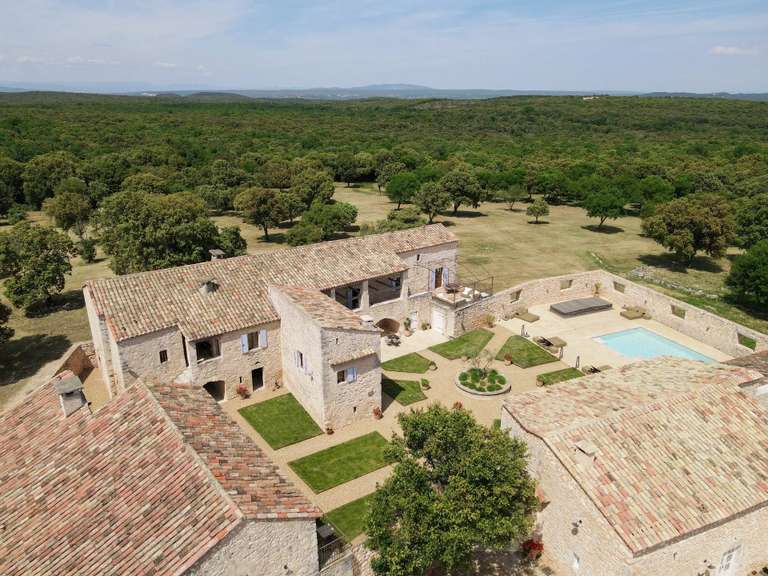 Propriété Goudargues - 7 chambres - 900m²