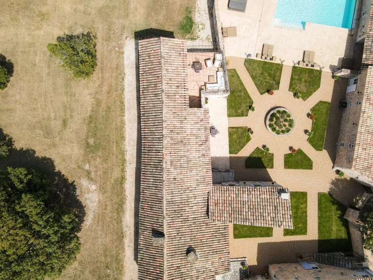 Propriété Goudargues - 7 chambres - 900m²