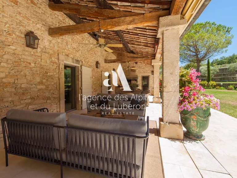 House Goult - 9 bedrooms - 12000m²