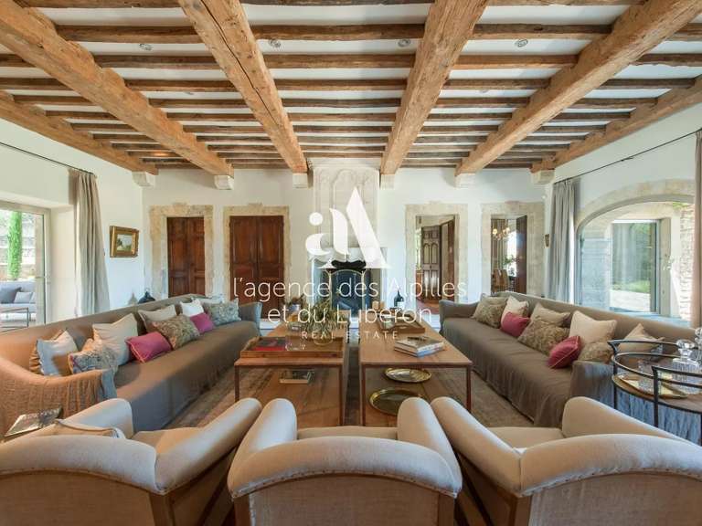 House Goult - 9 bedrooms - 12000m²