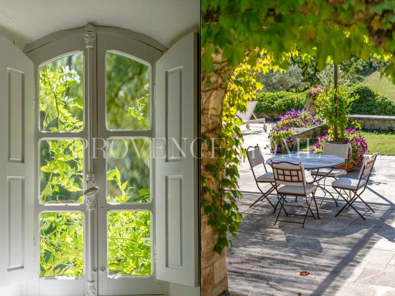 Propriété Goult - 9 chambres - 623m²