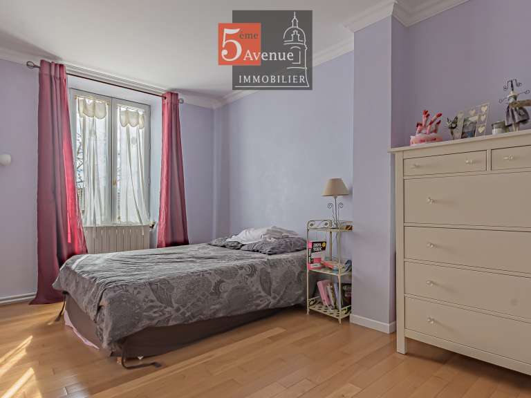 Maison Gouvieux - 4 chambres - 236m²