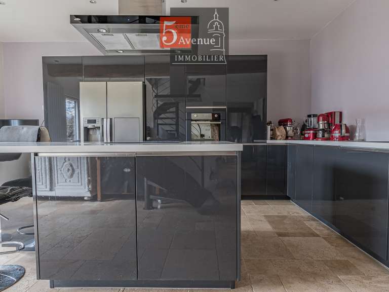 Maison Gouvieux - 4 chambres - 236m²