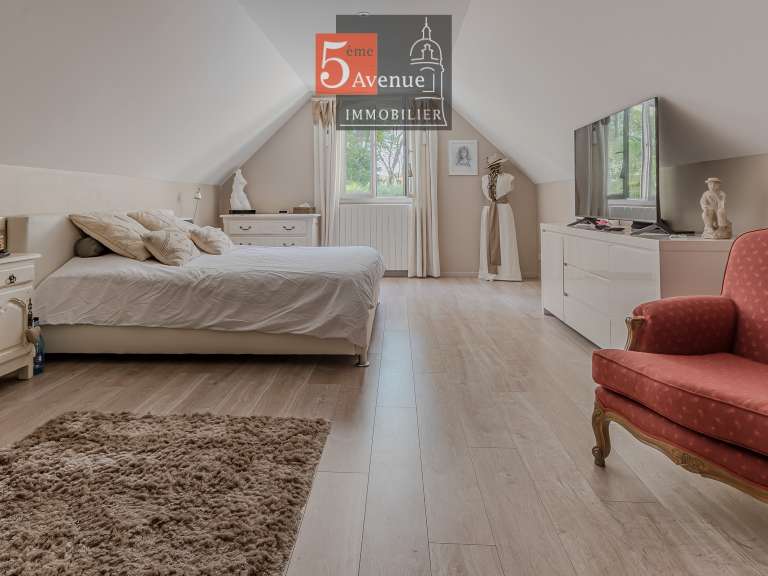 House Gouvieux - 5 bedrooms - 250m²