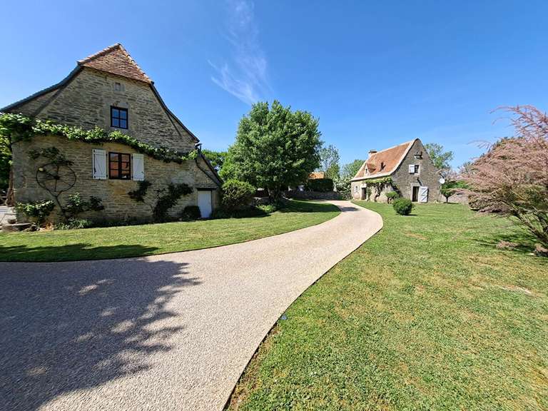 Propriété Gramat - 15 chambres - 723m²
