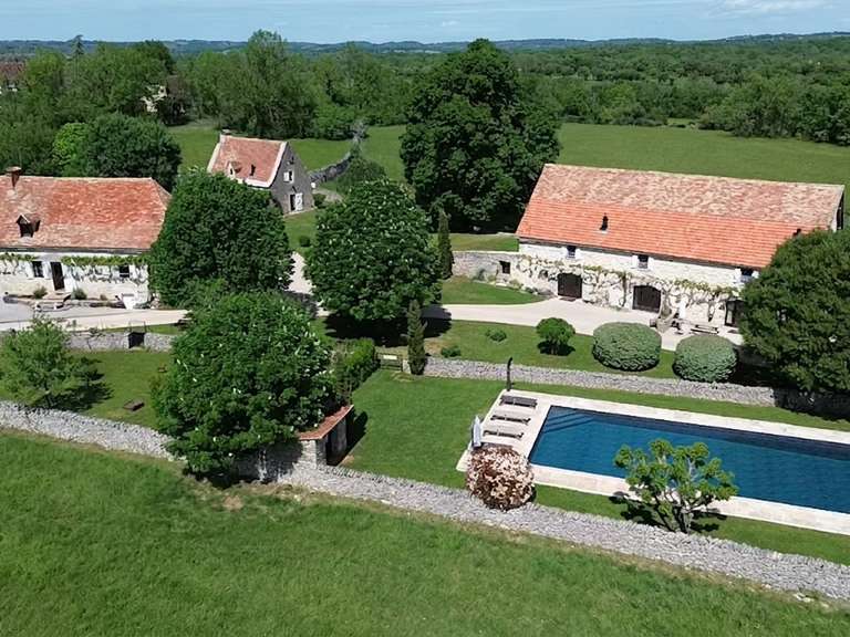 Propriété Gramat - 15 chambres - 723m²