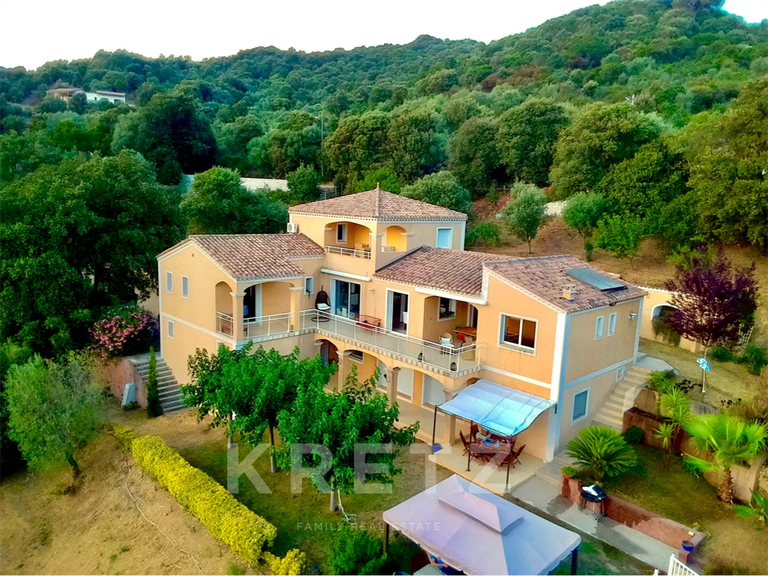 Maison Granace - 221m²