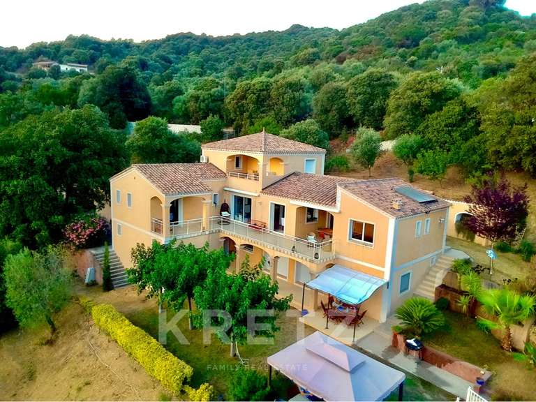 Maison Granace - 5 chambres - 221m²