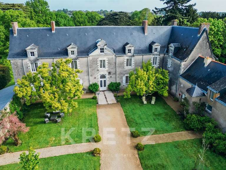 Castle Grandchamps-des-Fontaines - 7 bedrooms - 500m²