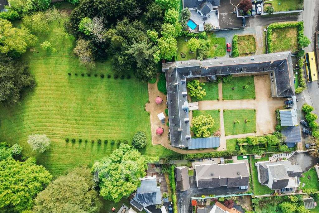 Castle Grandchamps-des-Fontaines