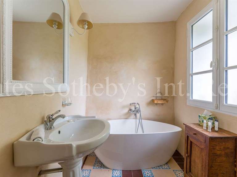 Maison Grandchamps-des-Fontaines - 6 chambres - 490m²