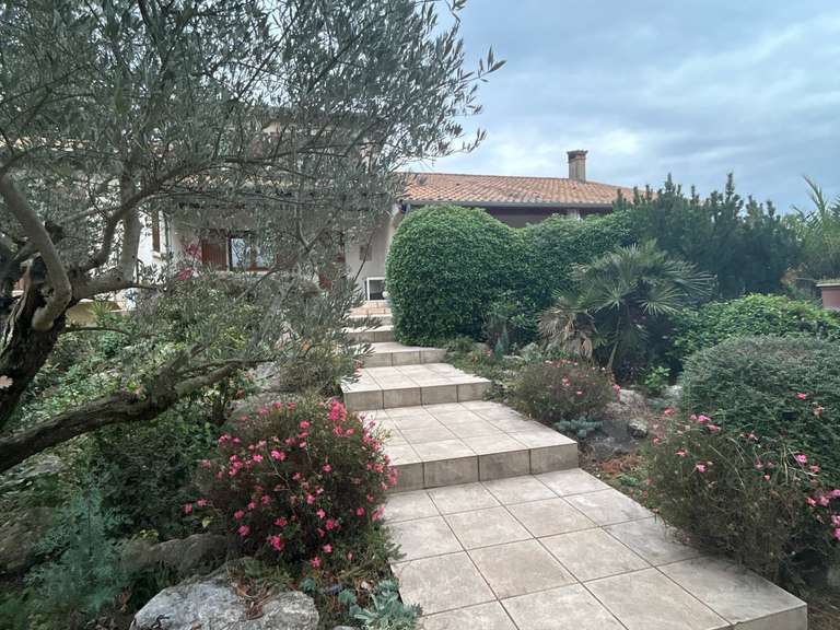 Maison Granges-les-Beaumont - 4 chambres - 190m²