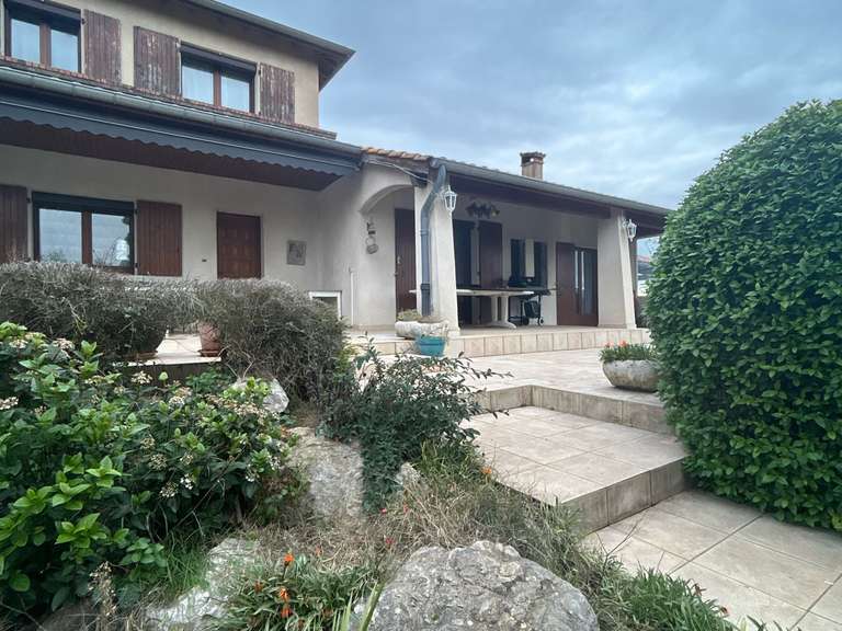 Maison Granges-les-Beaumont - 4 chambres - 190m²
