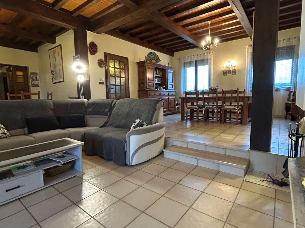 House Granges-les-Beaumont
