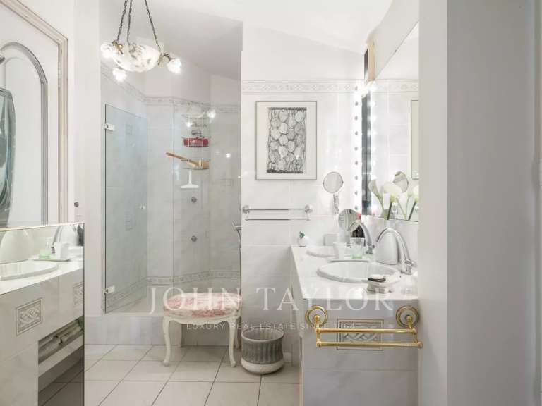 House Grasse - 4 bedrooms - 304m²