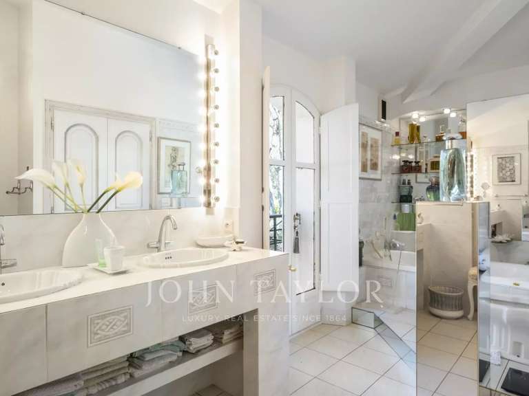 House Grasse - 4 bedrooms - 304m²