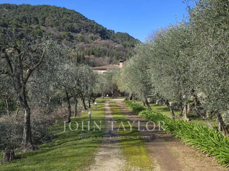 House Grasse - 4 bedrooms - 304m²