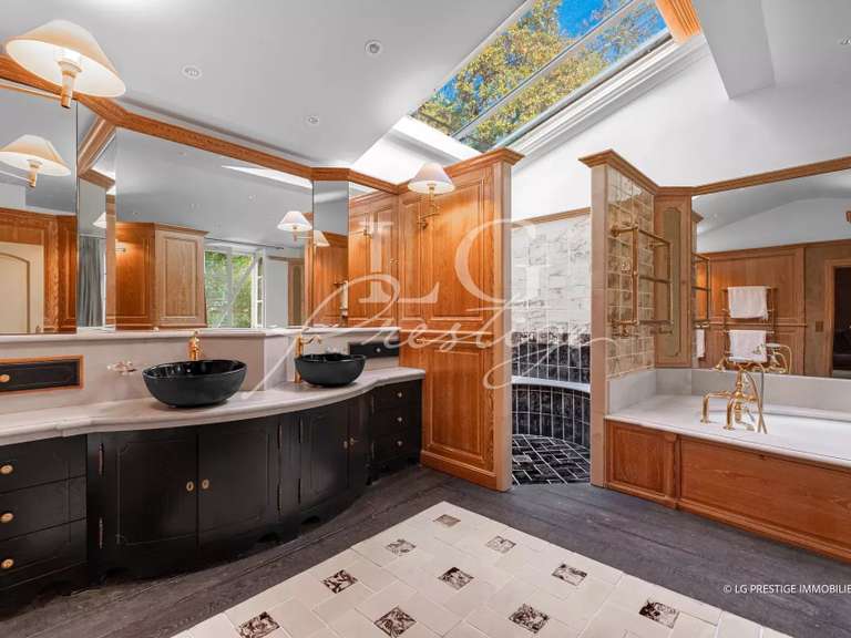 Maison Grasse - 8 chambres - 639m²