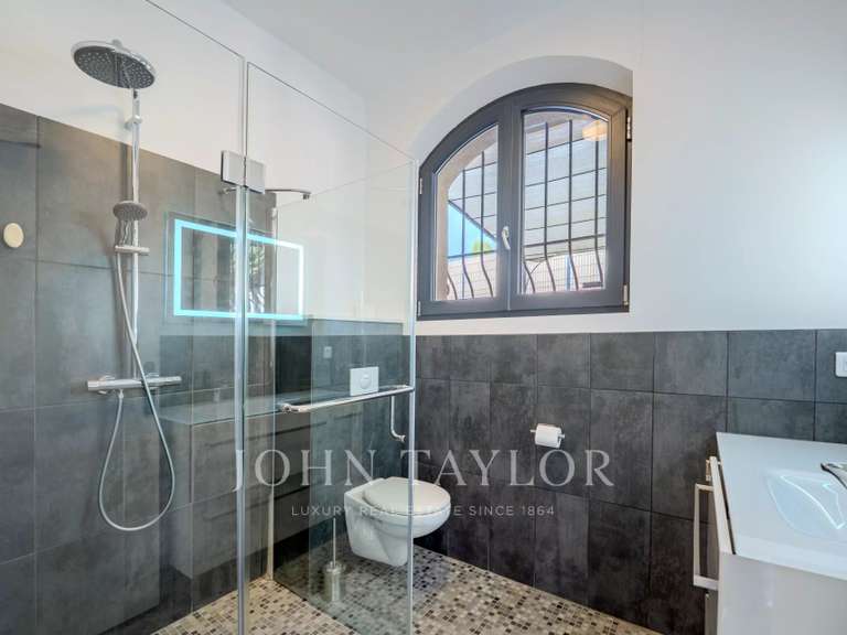 Maison Grasse - 5 chambres - 221m²