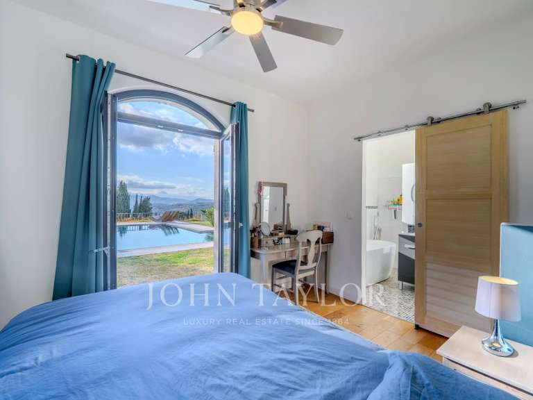 Maison Grasse - 5 chambres - 221m²