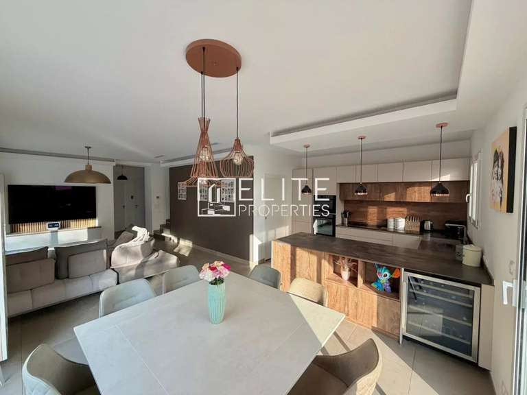 Maison Grasse - 4 chambres - 126m²