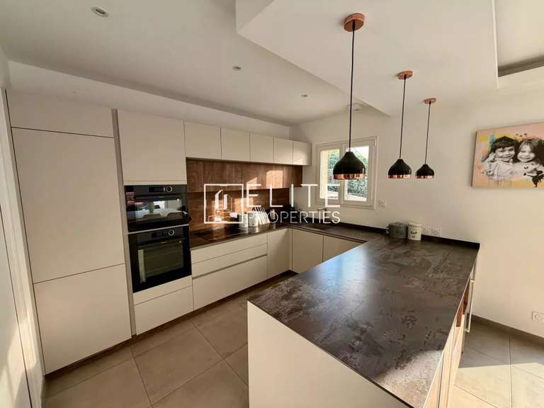 Maison Grasse - 4 chambres - 126m²