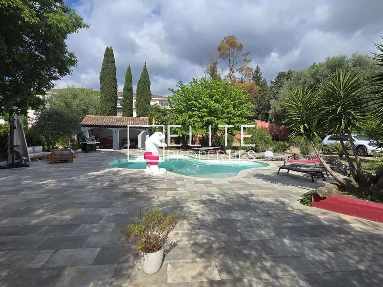 House Grasse - 5 bedrooms - 233m²