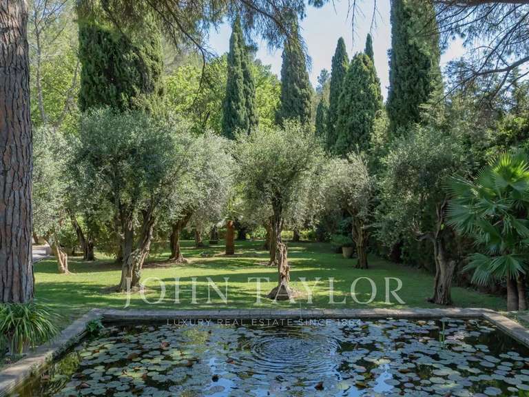 Maison Grasse - 9 chambres - 639m²