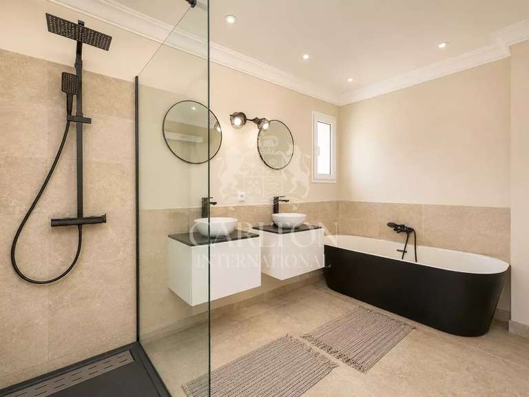 Maison Grasse - 4 chambres - 254m²