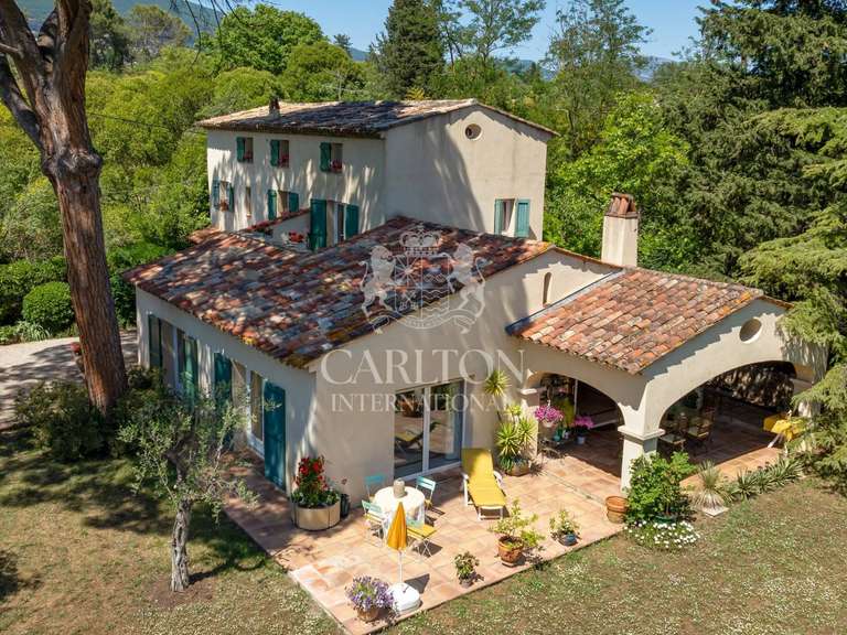 Maison Grasse - 4 chambres - 279m²