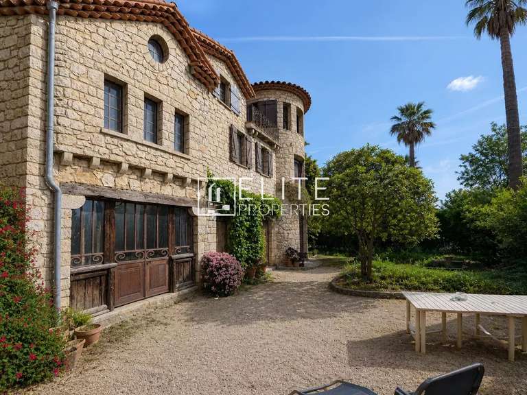 Maison Grasse - 9 chambres - 407m²