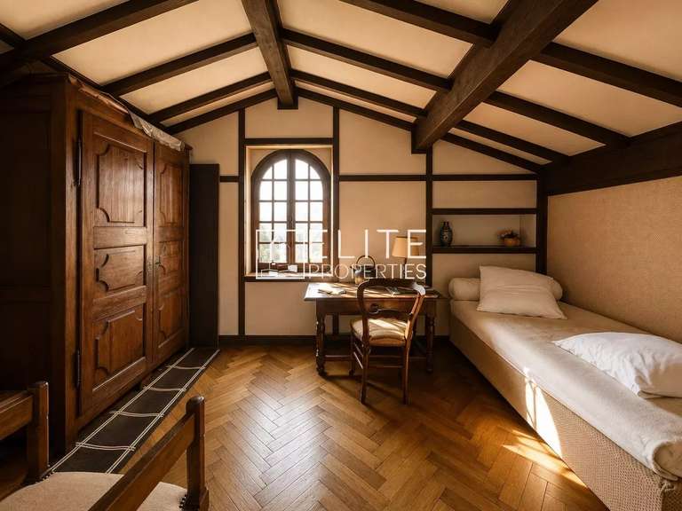 Maison Grasse - 9 chambres - 407m²