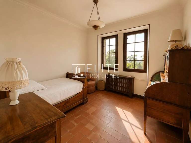 Maison Grasse - 9 chambres - 407m²