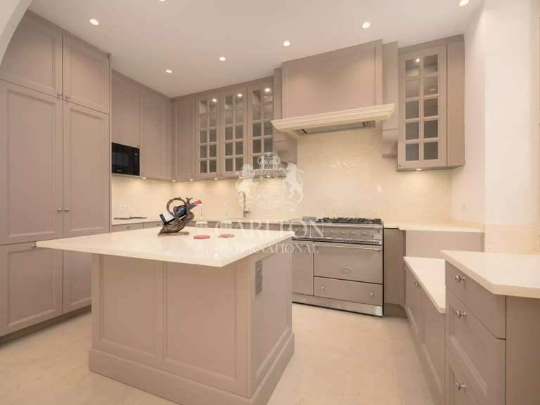 Maison Grasse - 5 chambres - 344m²