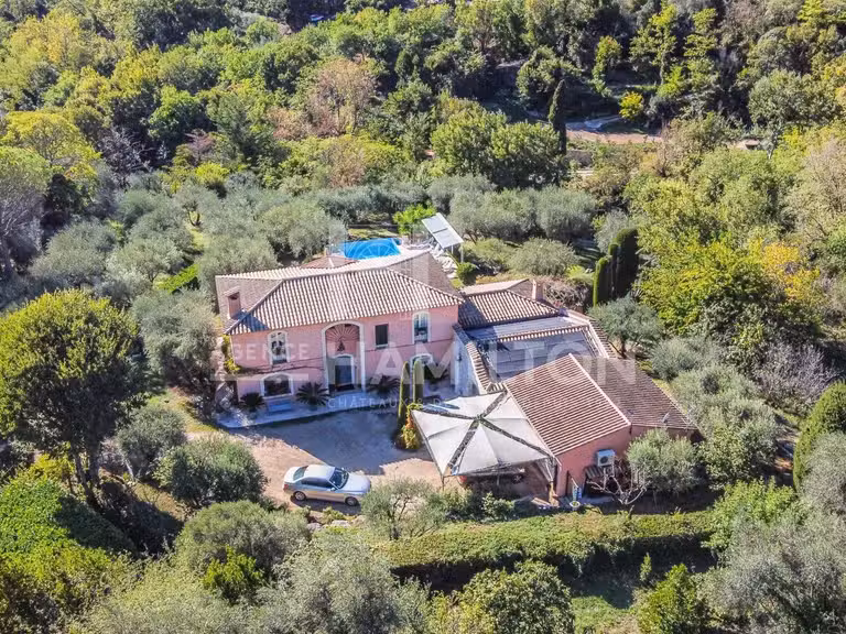Maison Grasse - 3 chambres - 310m²