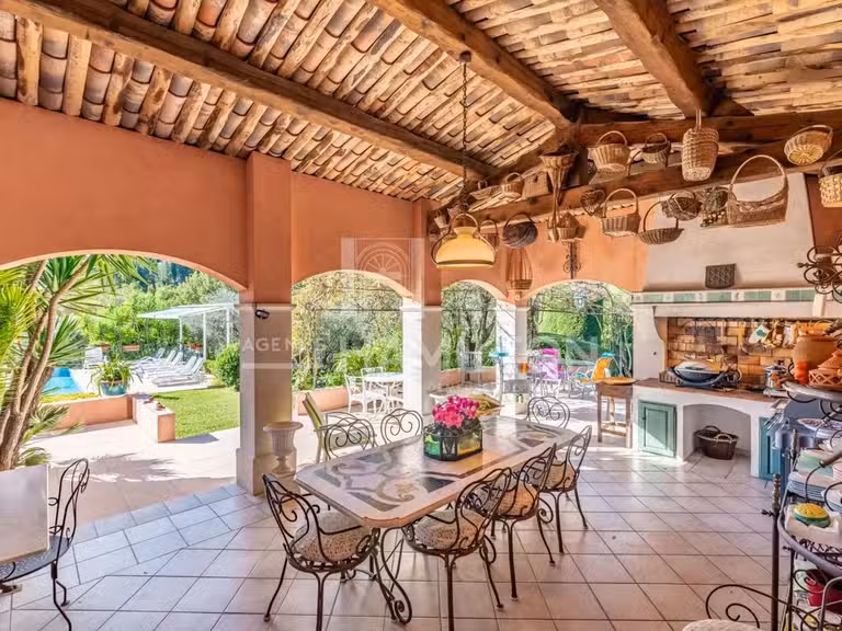Maison Grasse - 3 chambres - 310m²