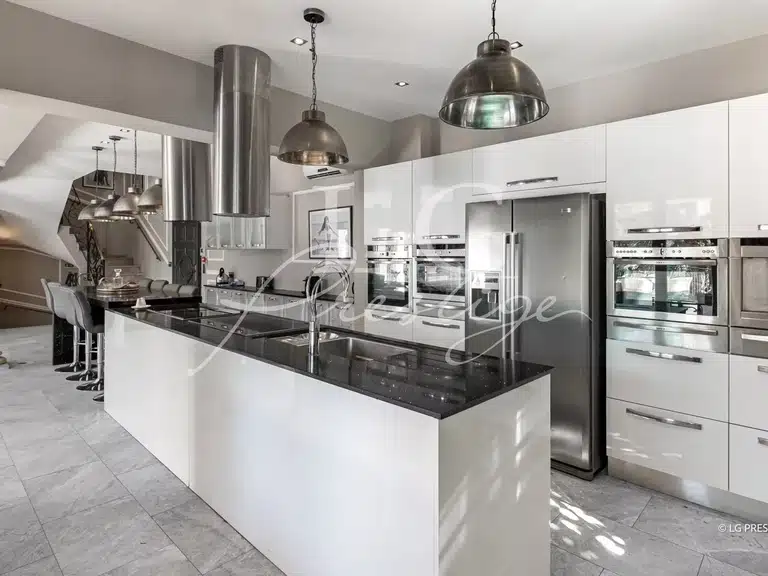 Maison Grasse - 7 chambres - 440m²