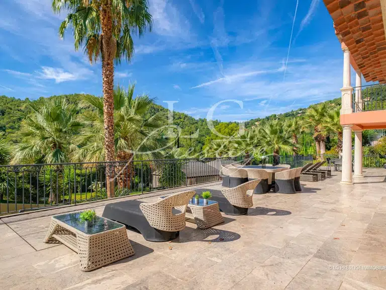 Maison Grasse - 7 chambres - 440m²