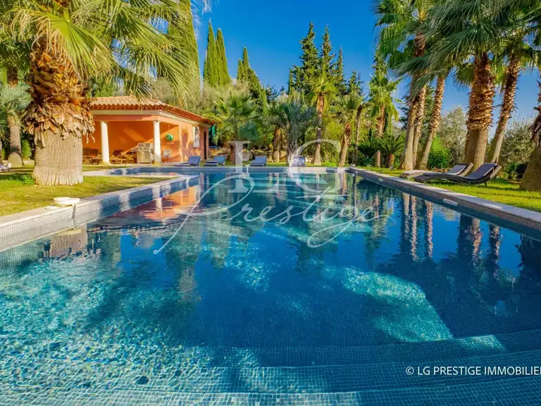 Maison Grasse - 7 chambres - 440m²