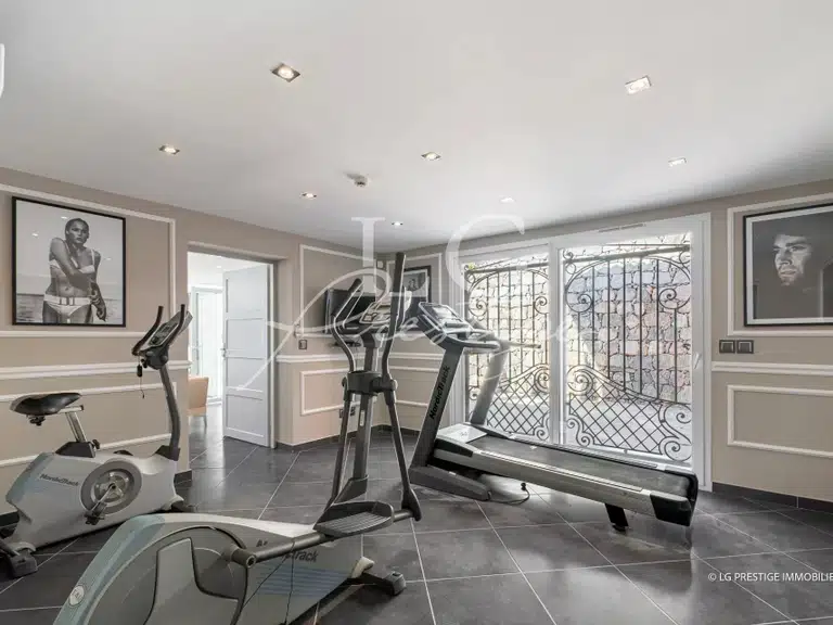 Maison Grasse - 7 chambres - 440m²