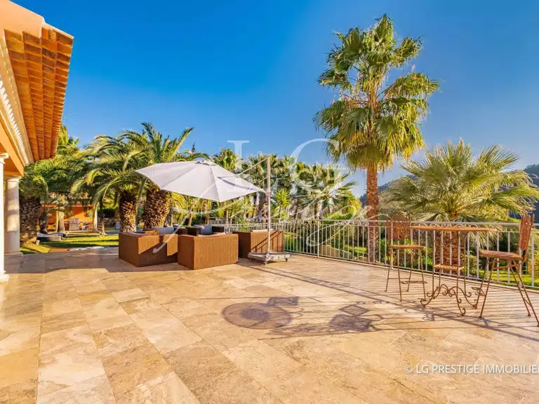 Maison Grasse - 7 chambres - 440m²