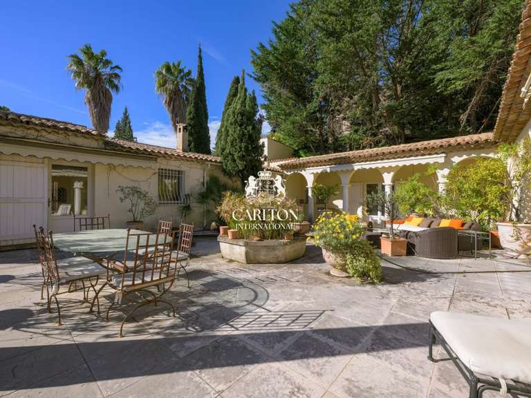 Villa Grasse - 4 bedrooms - 340m²