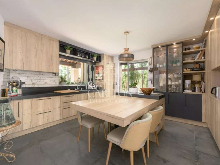 Villa Grasse - 4 bedrooms - 240m²