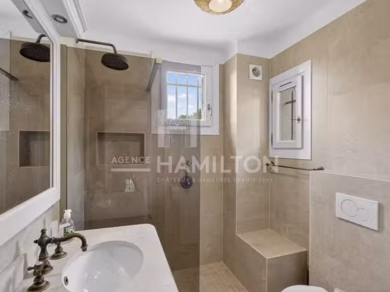 Villa Grasse - 3 chambres - 243m²