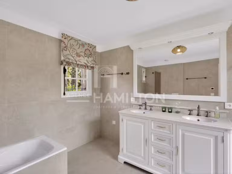 Villa Grasse - 3 chambres - 243m²