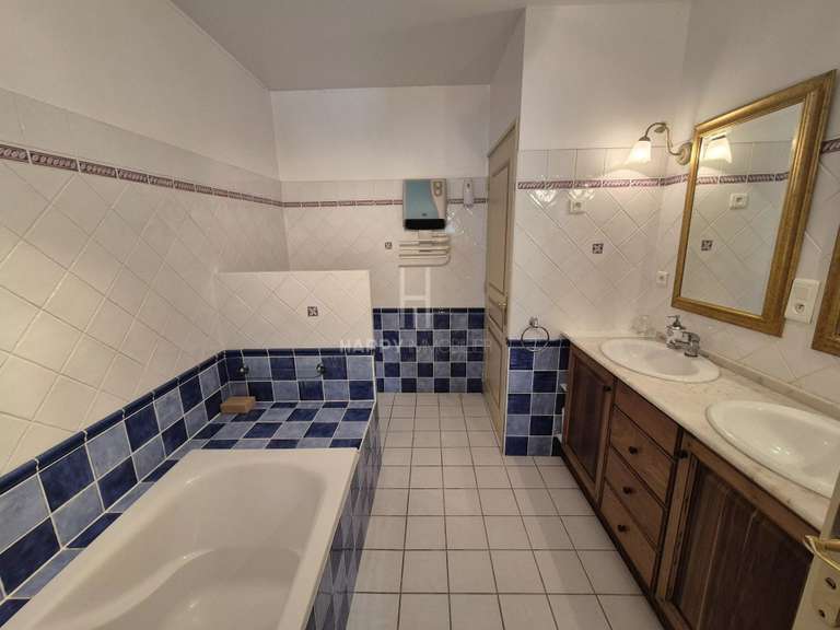 Maison Graveson - 8 chambres - 202m²