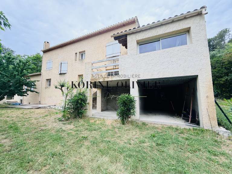 Maison Gréasque - 4 chambres - 155m²